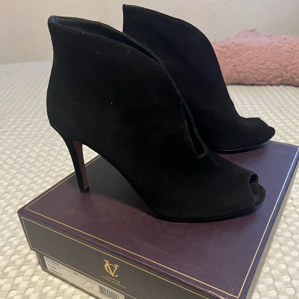 Heeled booties